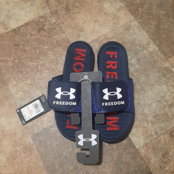 New. Under Armour Men's Ignite 7 Slides. Size: 9. - Picture 2 of 6